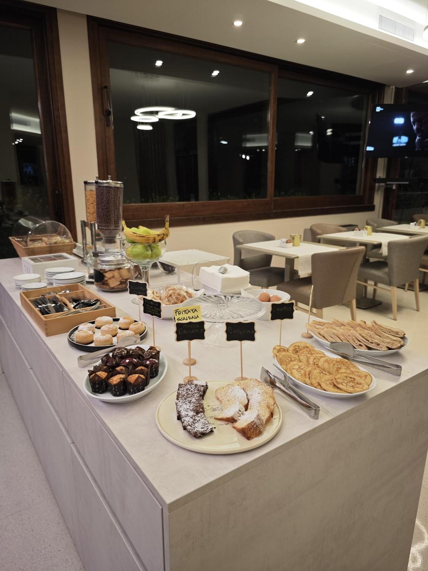 Albergo Grappolo D'Oro Montebelluna Buitenkant foto