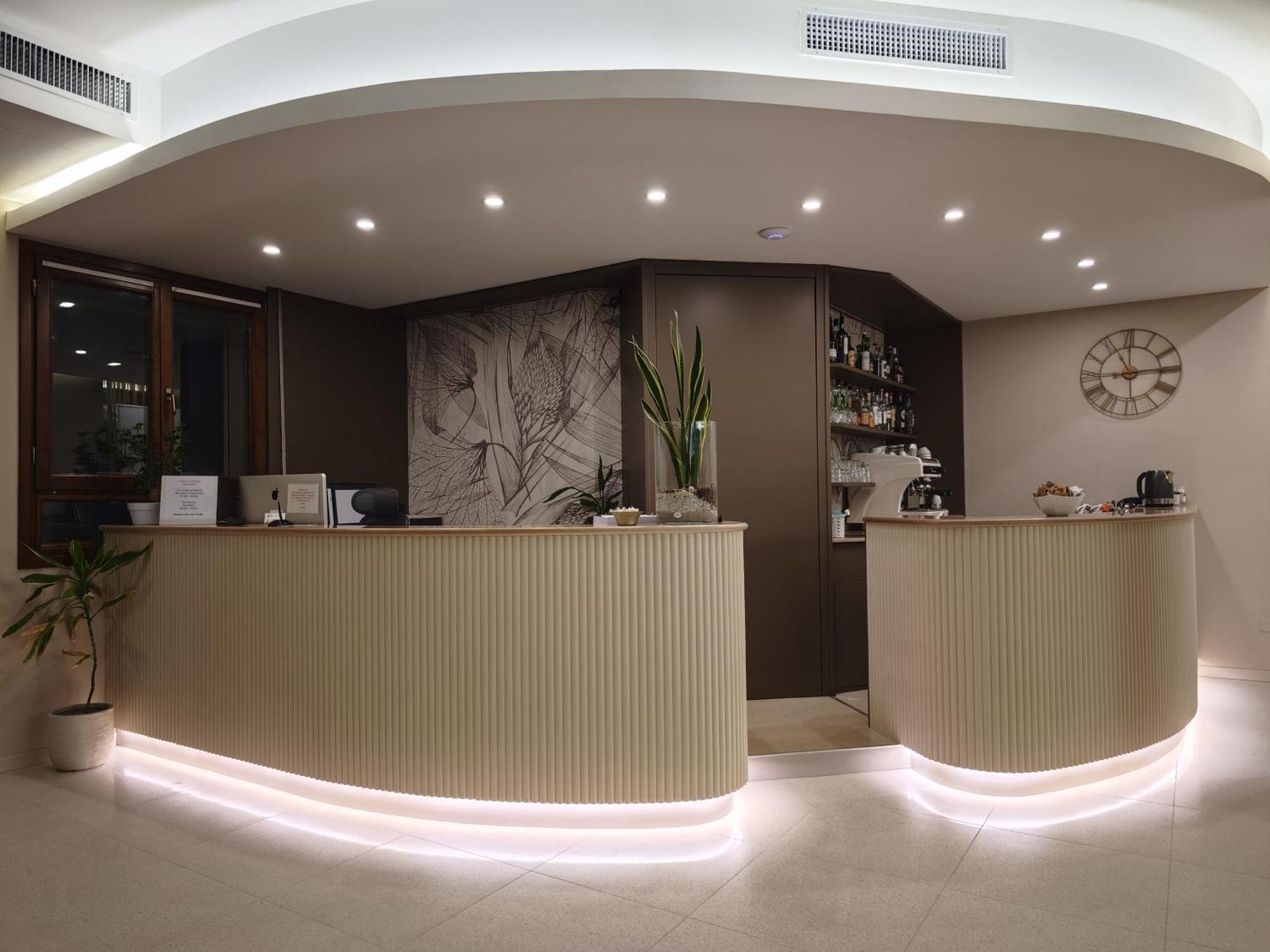 Albergo Grappolo D'Oro Montebelluna Buitenkant foto