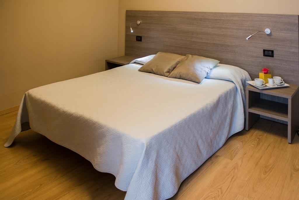 Albergo Grappolo D'Oro Montebelluna Buitenkant foto