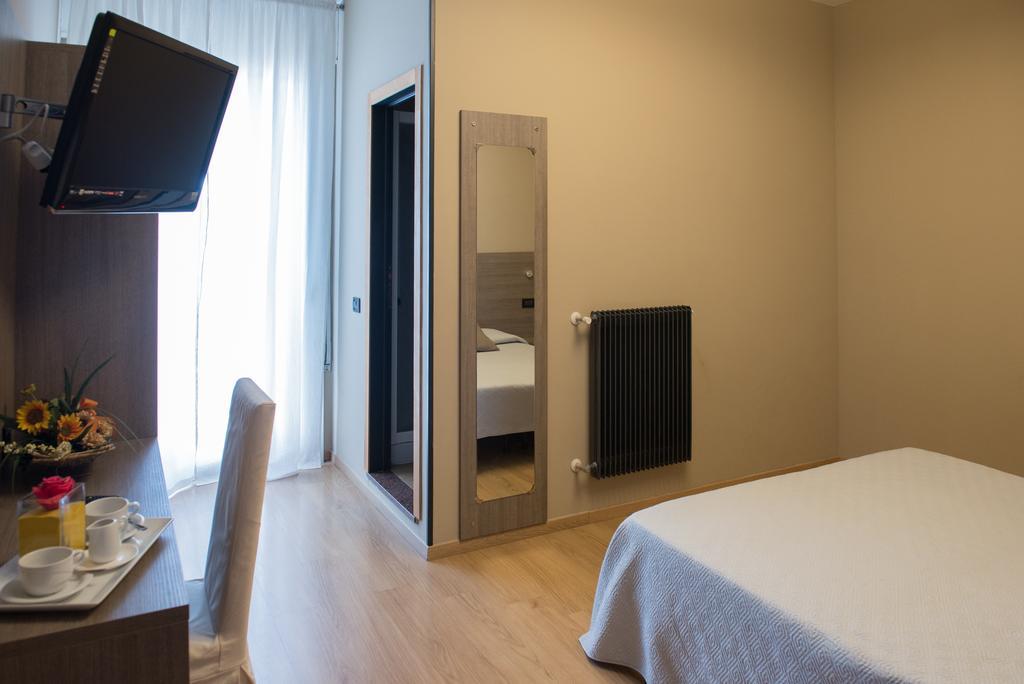Albergo Grappolo D'Oro Montebelluna Buitenkant foto